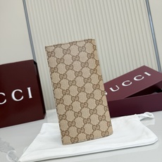 【配全套包装】‼️Generation Gucci 探索品牌的典藏元素,将不同世代的设计融入一个美学叙事 【配全套包装】‼️Generation Gucci 探索品牌的典藏元素,将不同世代的设计融入一个美学叙事