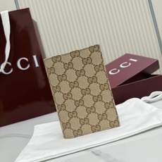 【配全套包装】‼️Generation Gucci 深入探索品牌典藏元素,将不同世代的设计融合于一体,谱 【配全套包装】‼️Generation Gucci 深入探索品牌典藏元素,将不同世代的设计融合于一体,谱