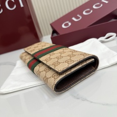 【配全套包装】‼️Generation Gucci古驰世代系列深入探索品牌的典藏元素,将不同世代的设计融 【配全套包装】‼️Generation Gucci古驰世代系列深入探索品牌的典藏元素,将不同世代的设计融