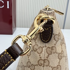 【配全套包装】‼️Generation Gucci古驰世代系列深入探索品牌的典藏元素,将不同世代的设计融 【配全套包装】‼️Generation Gucci古驰世代系列深入探索品牌的典藏元素,将不同世代的设计融