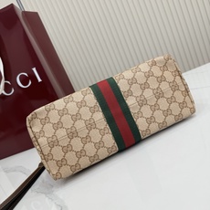 【配全套包装】‼️Generation Gucci古驰世代系列深入探索品牌的典藏元素,将不同世代的设计融 【配全套包装】‼️Generation Gucci古驰世代系列深入探索品牌的典藏元素,将不同世代的设计融