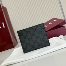 【配全套包装】‼️《Generation Gucci》系列深入探索品牌典藏密码,将不同世代的设计融入一体 【配全套包装】‼️《Generation Gucci》系列深入探索品牌典藏密码,将不同世代的设计融入一体