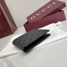 【配全套包装】‼️《Generation Gucci》系列深入探索品牌典藏密码,将不同世代的设计融入一体 【配全套包装】‼️《Generation Gucci》系列深入探索品牌典藏密码,将不同世代的设计融入一体