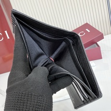 【配全套包装】‼️《Generation Gucci》系列深入探索品牌典藏密码,将不同世代的设计融入一体 【配全套包装】‼️《Generation Gucci》系列深入探索品牌典藏密码,将不同世代的设计融入一体