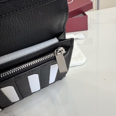 【配全套包装】‼️Generation Gucci 探索品牌的典藏元素,将不同世代的设计融入一个美学叙事 【配全套包装】‼️Generation Gucci 探索品牌的典藏元素,将不同世代的设计融入一个美学叙事