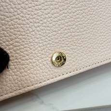 【配全套包装】‼️《Gucci新世代》系列深入探索品牌的典藏元素,将不同世代的设计融合为一体,谱写出一段 【配全套包装】‼️《Gucci新世代》系列深入探索品牌的典藏元素,将不同世代的设计融合为一体,谱写出一段