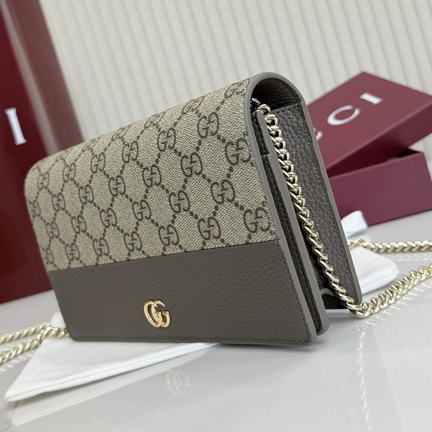 【配全套包装】‼️《Gucci新世代》系列深入探索品牌的典藏元素，将不同世代的设计融合为一体，谱写出一段