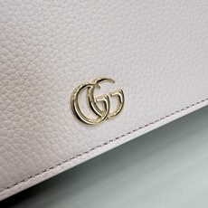 【配全套包装】‼️《Gucci新世代》系列深入探索品牌的典藏元素,将不同世代的设计融合为一体,谱写出一段 【配全套包装】‼️《Gucci新世代》系列深入探索品牌的典藏元素,将不同世代的设计融合为一体,谱写出一段