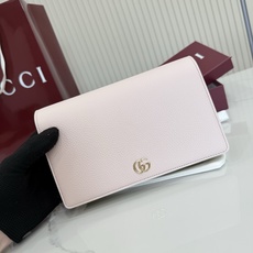 【配全套包装】‼️《Gucci新世代》系列深入探索品牌的典藏元素,将不同世代的设计融合为一体,谱写出一段 【配全套包装】‼️《Gucci新世代》系列深入探索品牌的典藏元素,将不同世代的设计融合为一体,谱写出一段