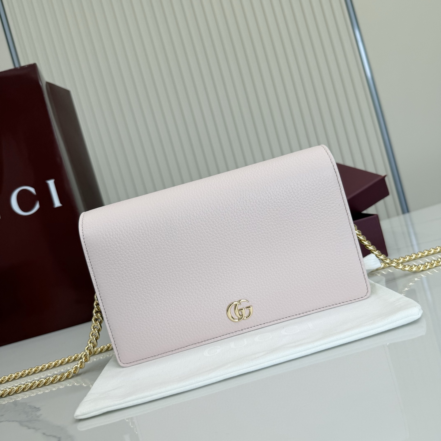【配全套包装】‼️《Gucci新世代》系列深入探索品牌的典藏元素，将不同世代的设计融合为一体，谱写出一段