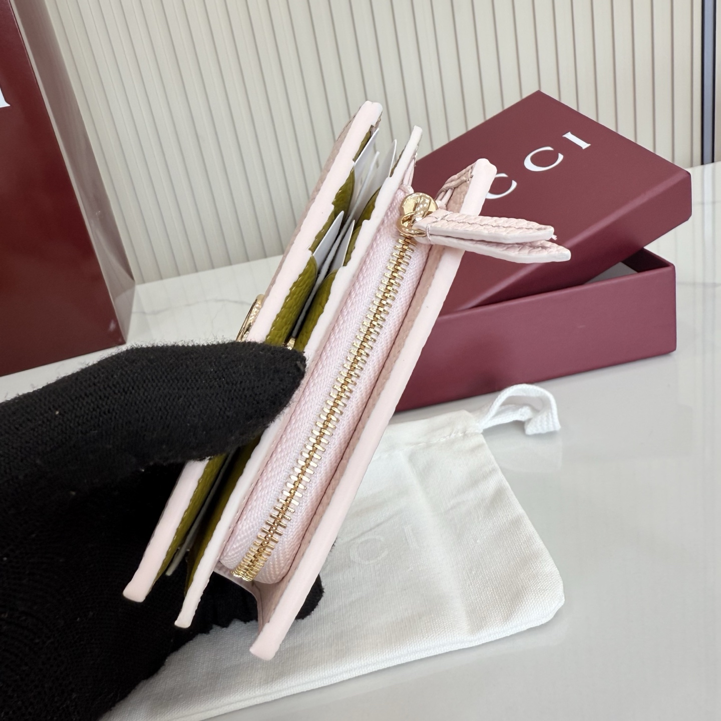 【配全套包装】‼️《古驰新世代》系列深入探索品牌的典藏元素，将不同世代的设计融入一种美学叙事。GG Ma