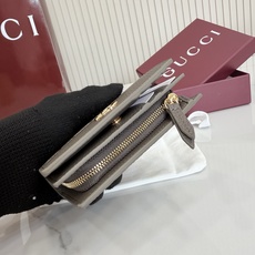 【配全套包装】‼️《古驰新世代》系列深入探索品牌的典藏元素,将不同世代的设计融入一种美学叙事。GG Ma 【配全套包装】‼️《古驰新世代》系列深入探索品牌的典藏元素,将不同世代的设计融入一种美学叙事。GG Ma