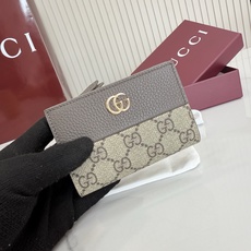 【配全套包装】‼️《古驰新世代》系列深入探索品牌的典藏元素,将不同世代的设计融入一种美学叙事。GG Ma 【配全套包装】‼️《古驰新世代》系列深入探索品牌的典藏元素,将不同世代的设计融入一种美学叙事。GG Ma