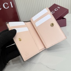【配全套包装】‼️《古驰新世代》系列深入探索品牌的典藏元素,将不同世代的设计融入一种美学叙事。GG Ma 【配全套包装】‼️《古驰新世代》系列深入探索品牌的典藏元素,将不同世代的设计融入一种美学叙事。GG Ma