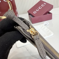 【配全套包装】‼️Generation Gucci 系列深入探索品牌典藏元素,将不同年代的设计融合于一体 【配全套包装】‼️Generation Gucci 系列深入探索品牌典藏元素,将不同年代的设计融合于一体