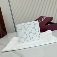 【配全套包装】‼️《Gucci新世代》系列深入探索品牌典藏元素,将不同世代的设计融入一体,营造出独特的美 【配全套包装】‼️《Gucci新世代》系列深入探索品牌典藏元素,将不同世代的设计融入一体,营造出独特的美