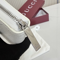 【配全套包装】‼️《Gucci新世代》系列深入探索品牌典藏元素,将不同世代的设计融入一体,营造出独特的美 【配全套包装】‼️《Gucci新世代》系列深入探索品牌典藏元素,将不同世代的设计融入一体,营造出独特的美