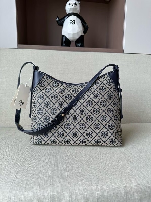 Tory Burch ～TB最新款 T MONOGRAM邮差包系列 最新款 单肩包 斜挎包 肩带可以调节长短