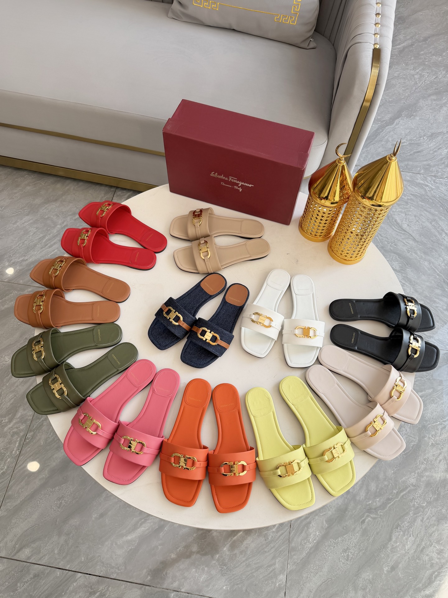NO:817380,2026 early spring Ferragamo new denim pure leather women's flat slippers. 35-42. Rubber sole. Genuine leather sole, slippers, ferragamo, ferragamo, slippers198609092026早春Ferragamo菲拉格慕新款牛仔纯皮女平底拖.35-42.橡胶底.真皮底,拖鞋,ferragamo,ferragamo,slippers,Women's Shoes