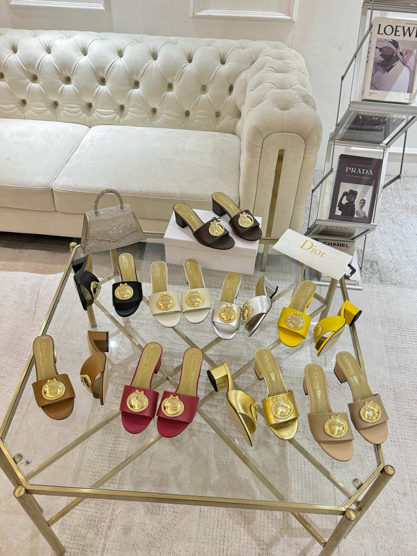 NO:817301,2026 early spring new style Dior cowhide surface, sheepskin lining in nine colors, size 35-42, rubber sole, genuine leather sole, slippers, dior, slippers, cowhide, sheepskin198609092026早春新款 Dior 牛皮面 羊皮里九色任选 码数35-42 橡胶底 真皮底,拖鞋,dior,slippers,cowhide,sheepskin,Women's Shoes