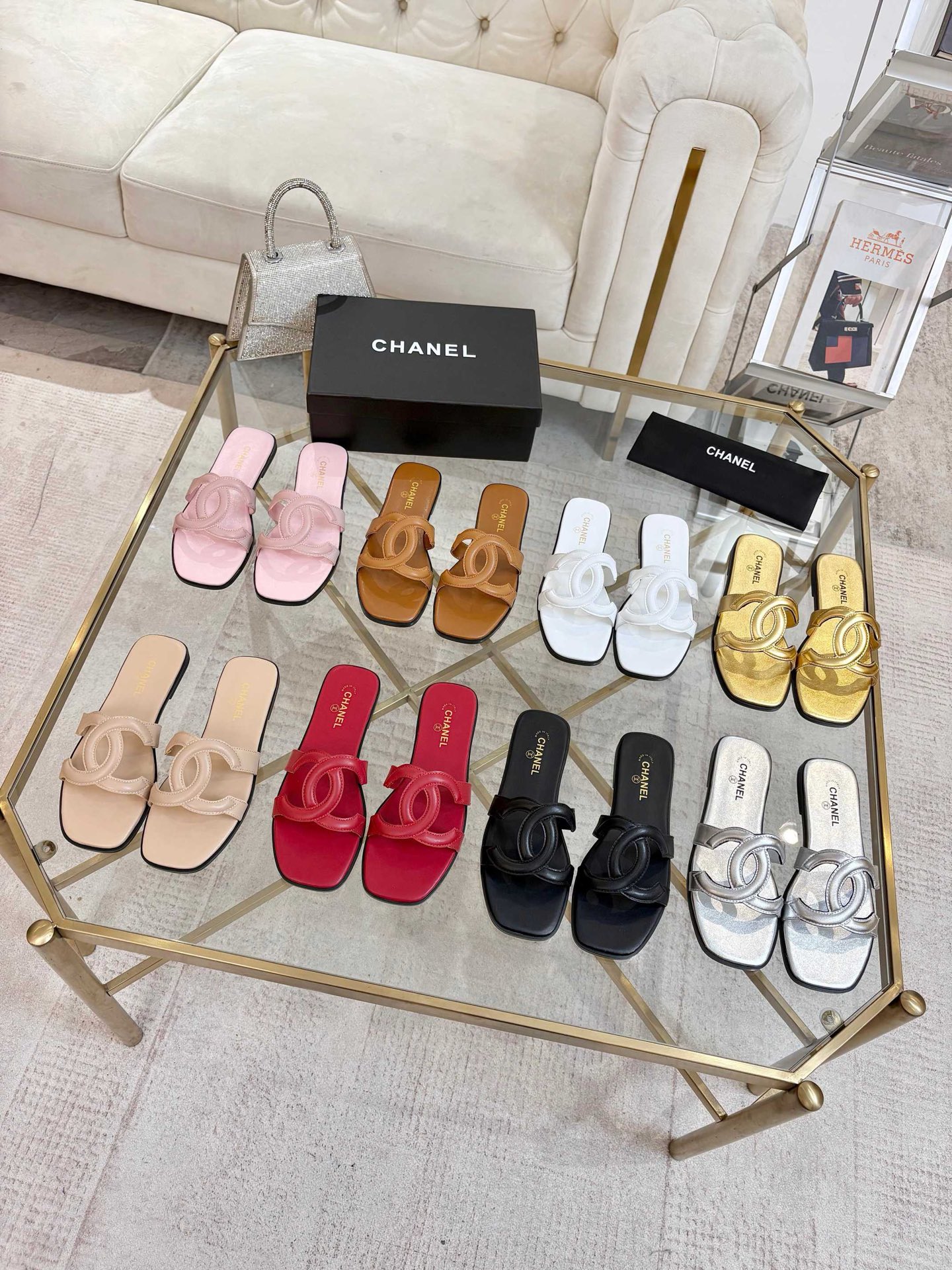NO:817388,Xiaoxiang 2026 new style hollow embossed process 8 colors optional size 35-42 genuine leather sole, slippers, slippers19860909小香2026新款 镂空 压花工艺 8色任选码数 35-42 真皮底,拖鞋,slippers,Women's Shoes