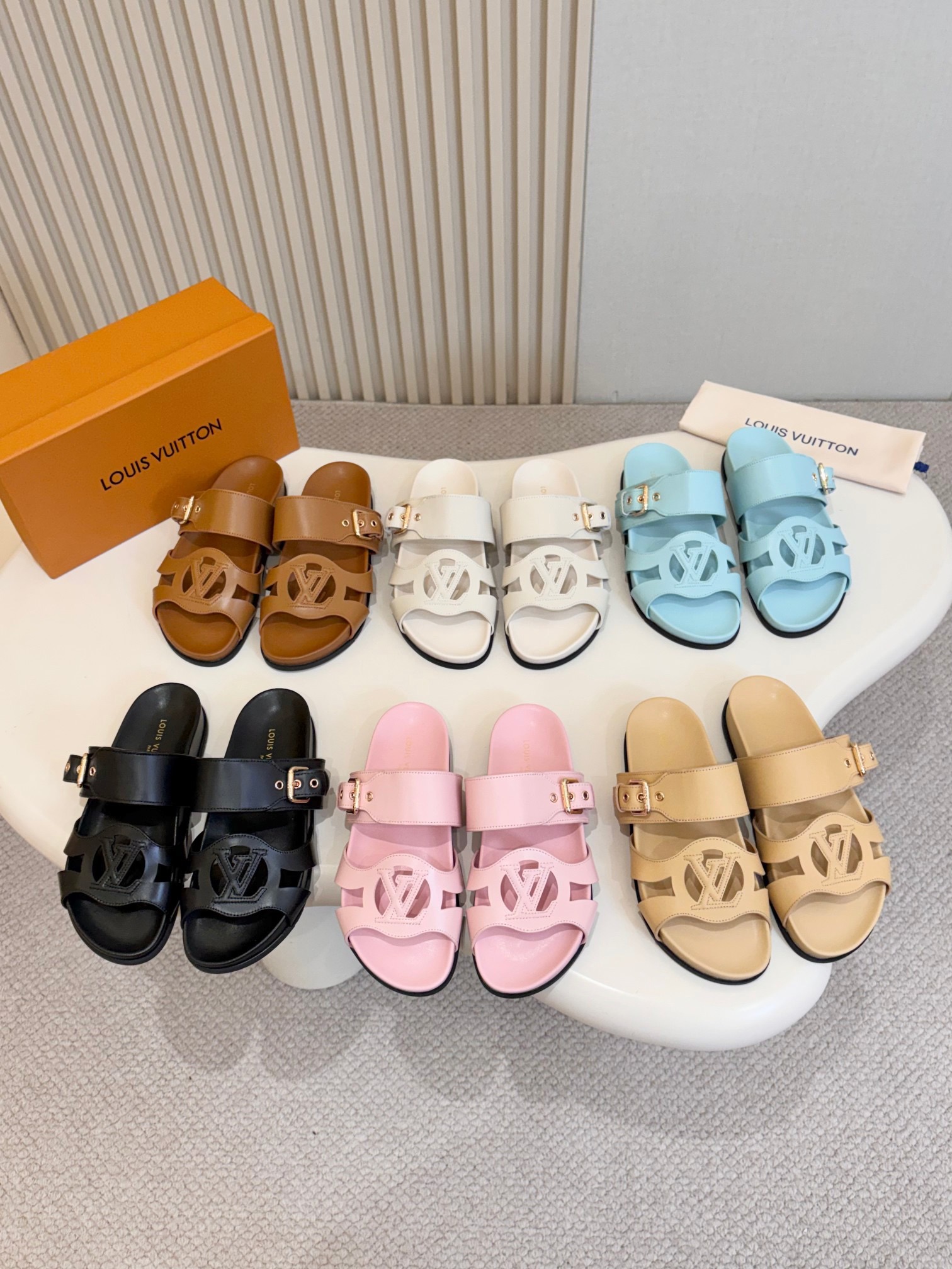 NO:817393,26Louis Vuitton's spring and summer new slippers are highly recommended 1:1 advanced customization, light and comfortable boat drag 35-45, slippers, louis vuitton, louis vuitton, louis vuitton, slippers1986090926Louis Vuitton驴家春夏新款拖鞋重磅推荐1:1高级定制,轻盈舒适船拖35-45,拖鞋,louis vuitton,louis vuitton,louis vuitton,slippers,Women's Shoes