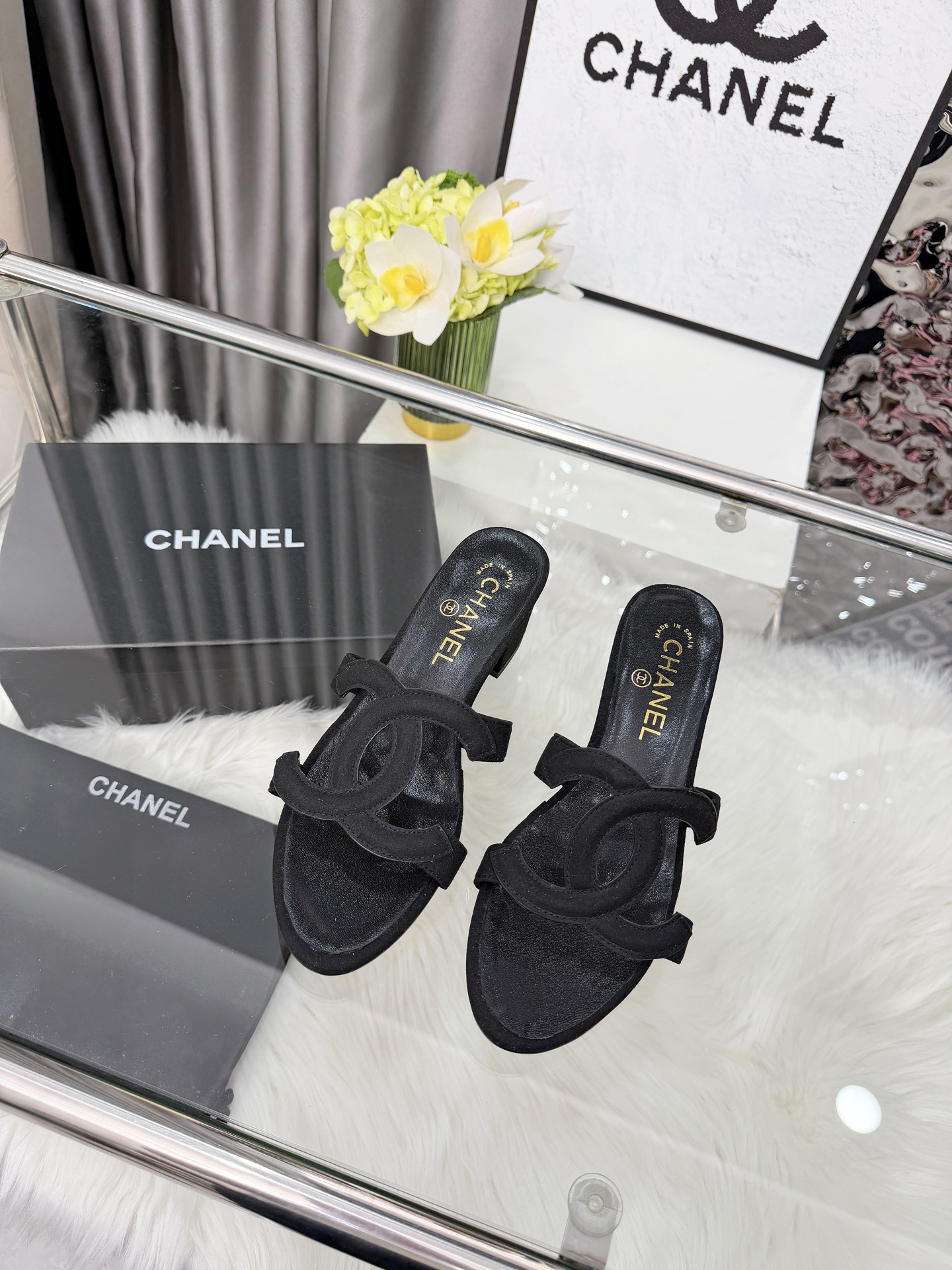 NO:817362,Xiaoxiang's new spring and summer simple large logo sandals, size 35-43, heel height 5 cm, rubber sole, (genuine leather sole plus 40), slippers, slippers19860909小香新款春夏简约大logo凉拖,35-43码,跟高5厘米,橡胶底,（真皮底加40）,拖鞋,slippers,Women's Shoes