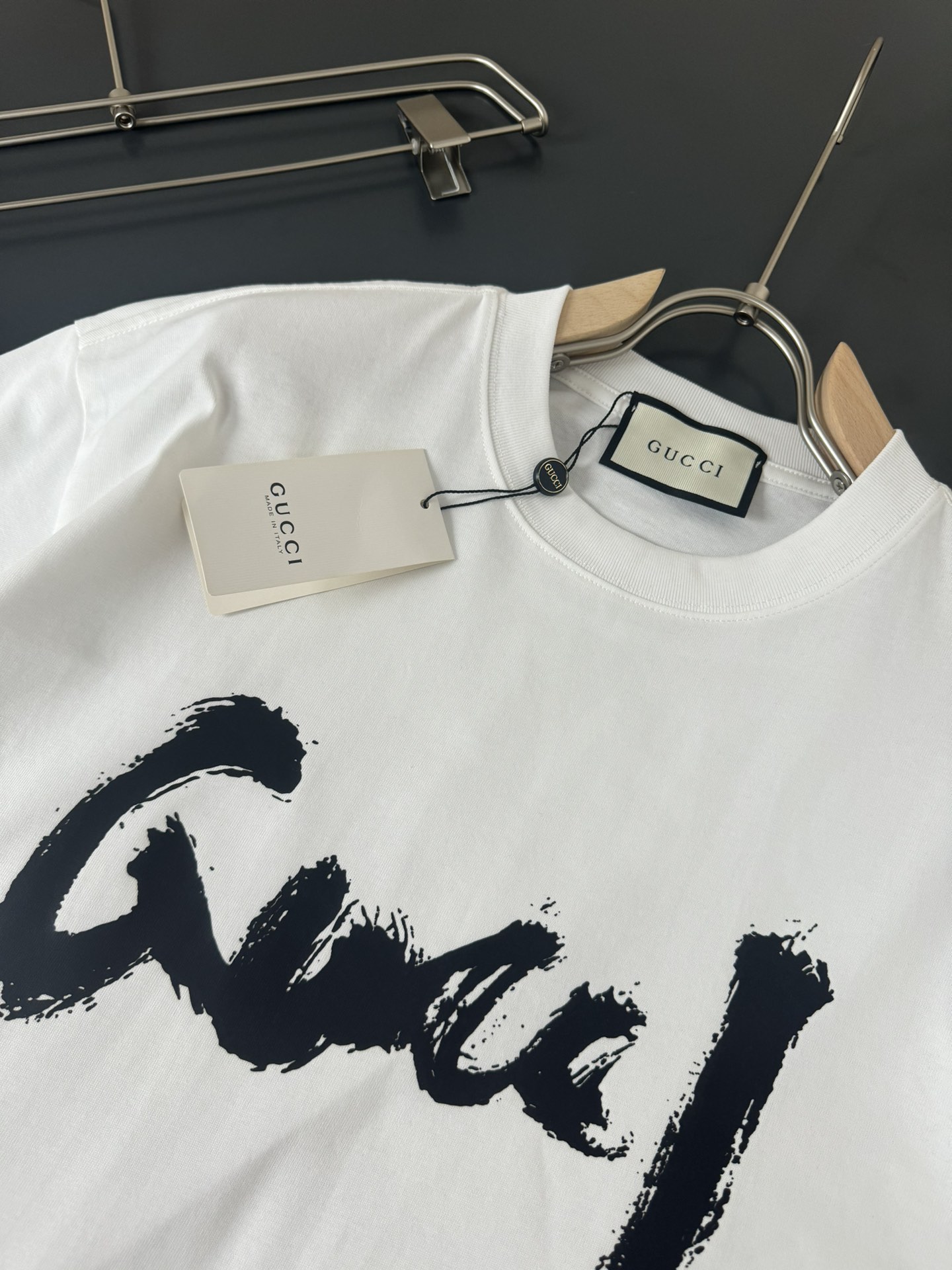 GUCCI*古奇*巴黎联名春夏最新款圆领时尚短袖T恤重克纯棉双纱纯棉面料！贴肤舒适耐看又好穿经典字母lo