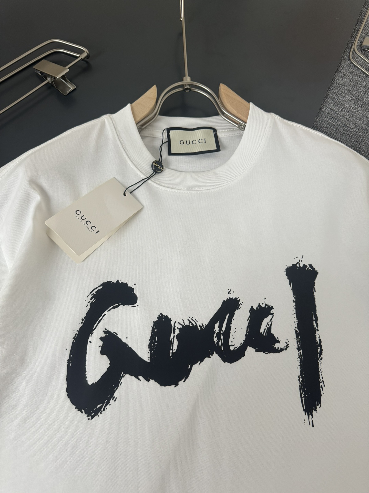 GUCCI*古奇*巴黎联名春夏最新款圆领时尚短袖T恤重克纯棉双纱纯棉面料！贴肤舒适耐看又好穿经典字母lo