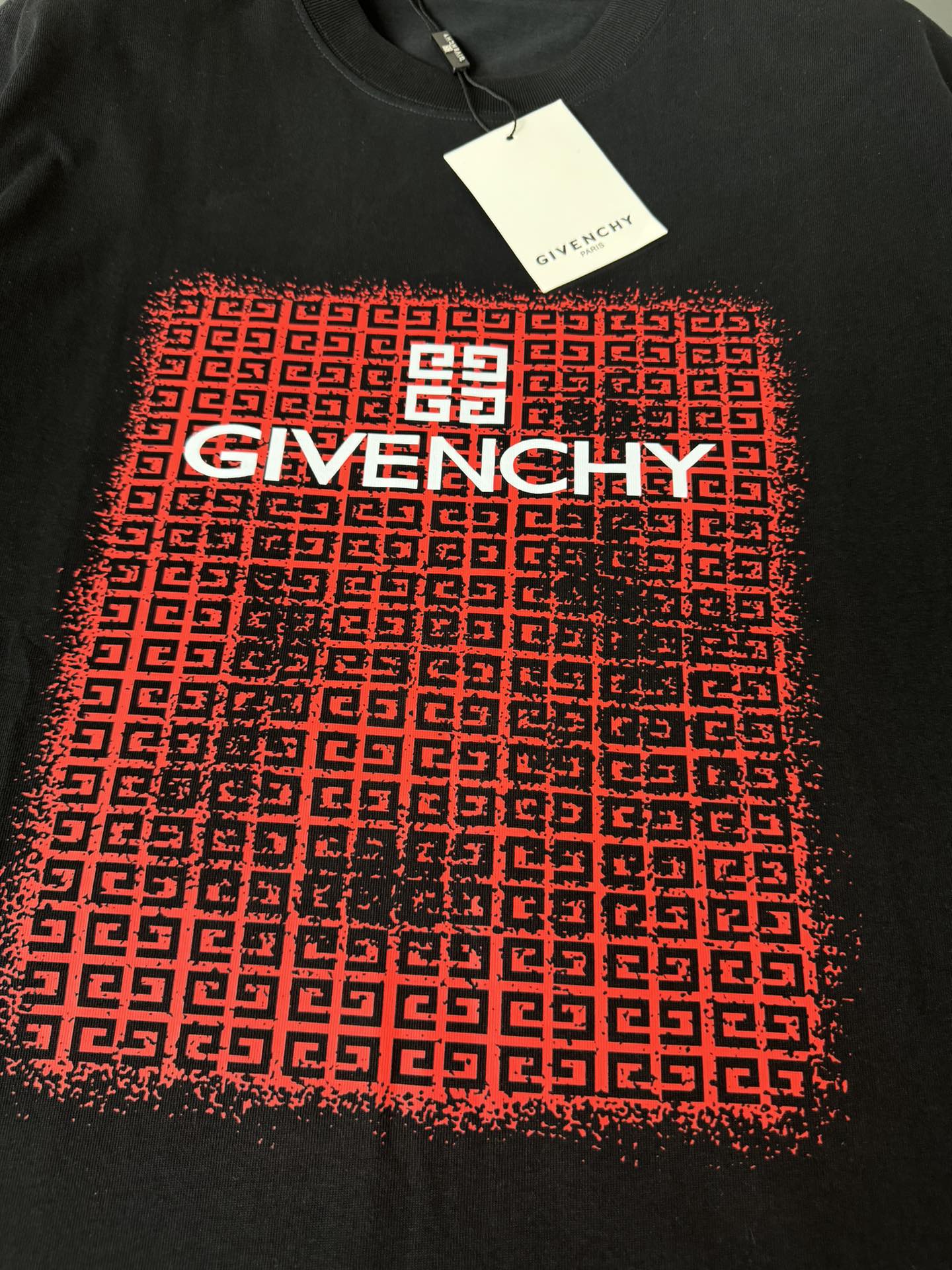 Givenchy*纪梵希*春夏最新款圆领时尚短袖T恤重克纯棉双纱纯棉面料！贴肤舒适耐看又好穿经典字母lo