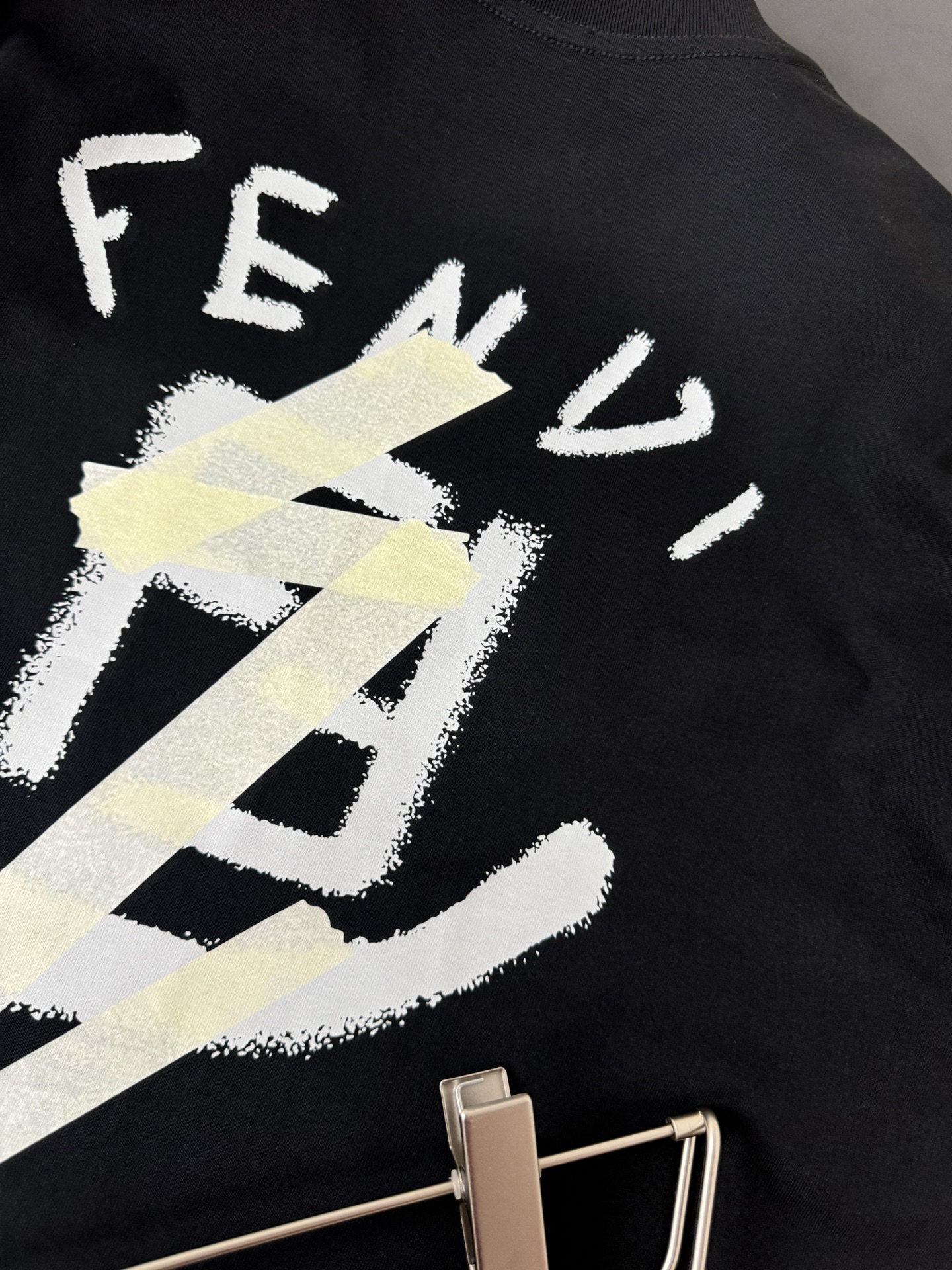 FENDI*芬迪*春夏最新款圆领时尚短袖T恤重克纯棉双纱纯棉面料！贴肤舒适耐看又好穿经典简约logo设计