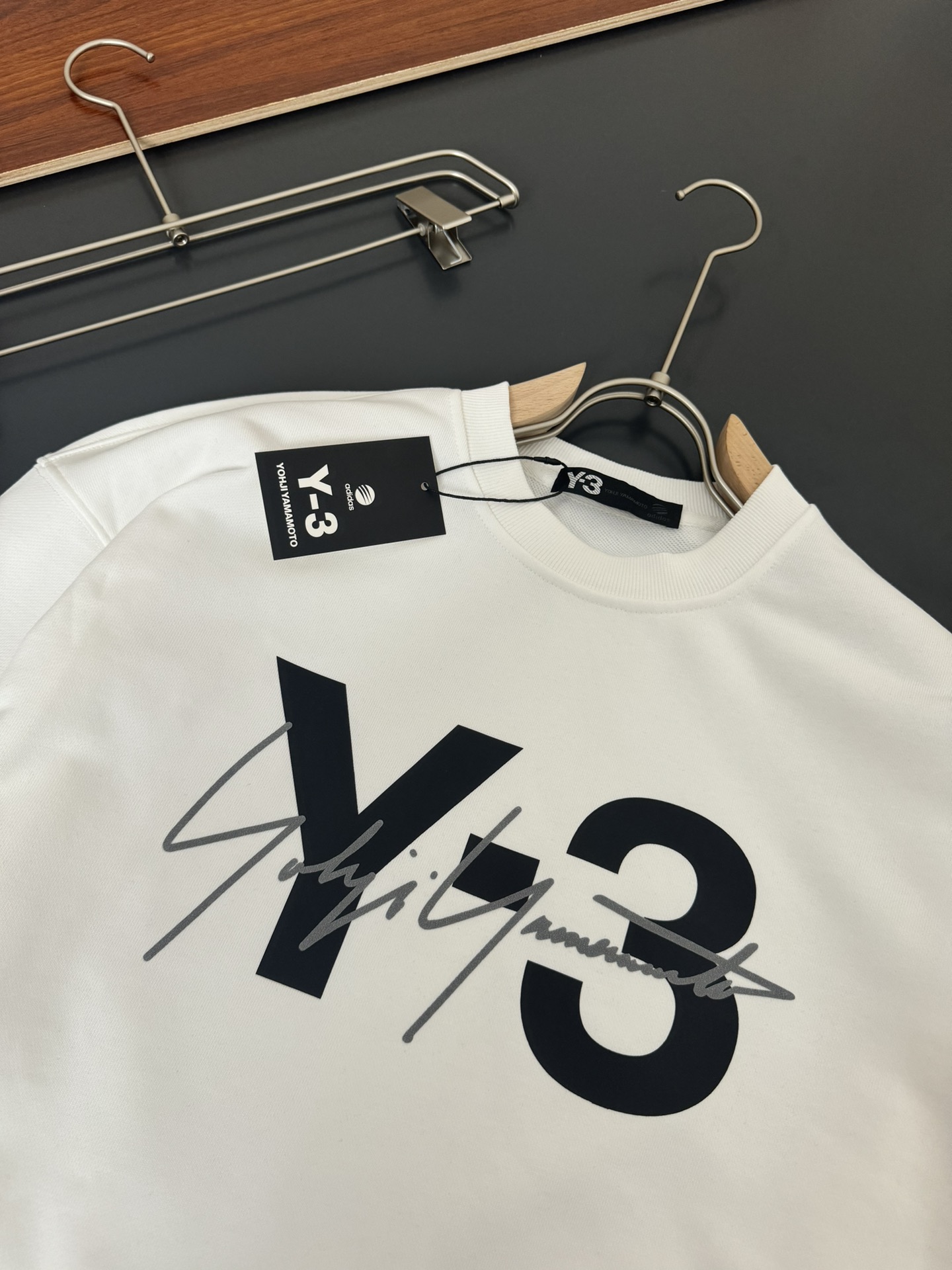 Y-3*山本耀司*秋冬最新款圆领时尚长袖卫衣发泡印花工艺logo设计400克纯棉面料！贴肤舒适耐看又好穿