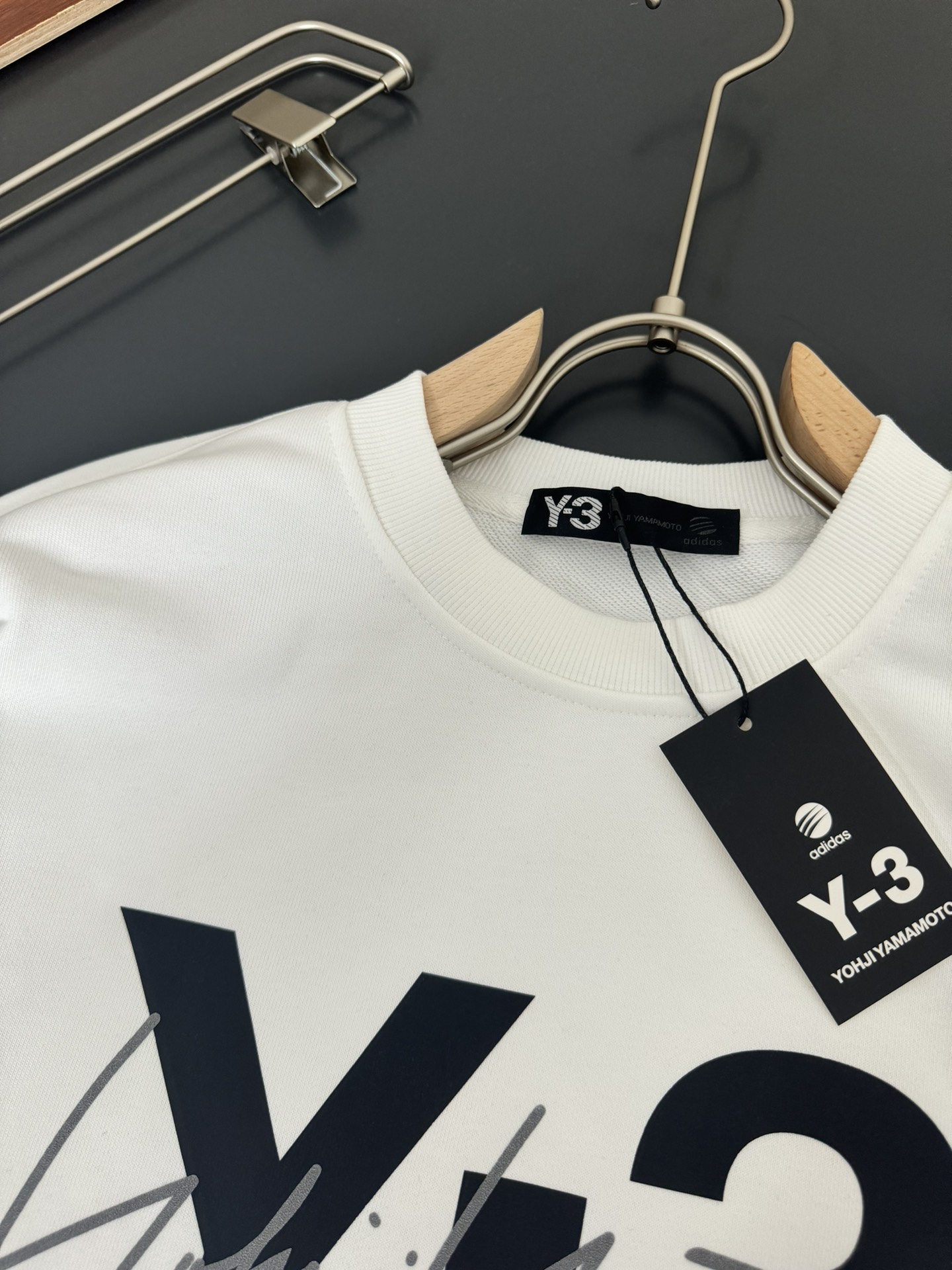 Y-3*山本耀司*秋冬最新款圆领时尚长袖卫衣发泡印花工艺logo设计400克纯棉面料！贴肤舒适耐看又好穿