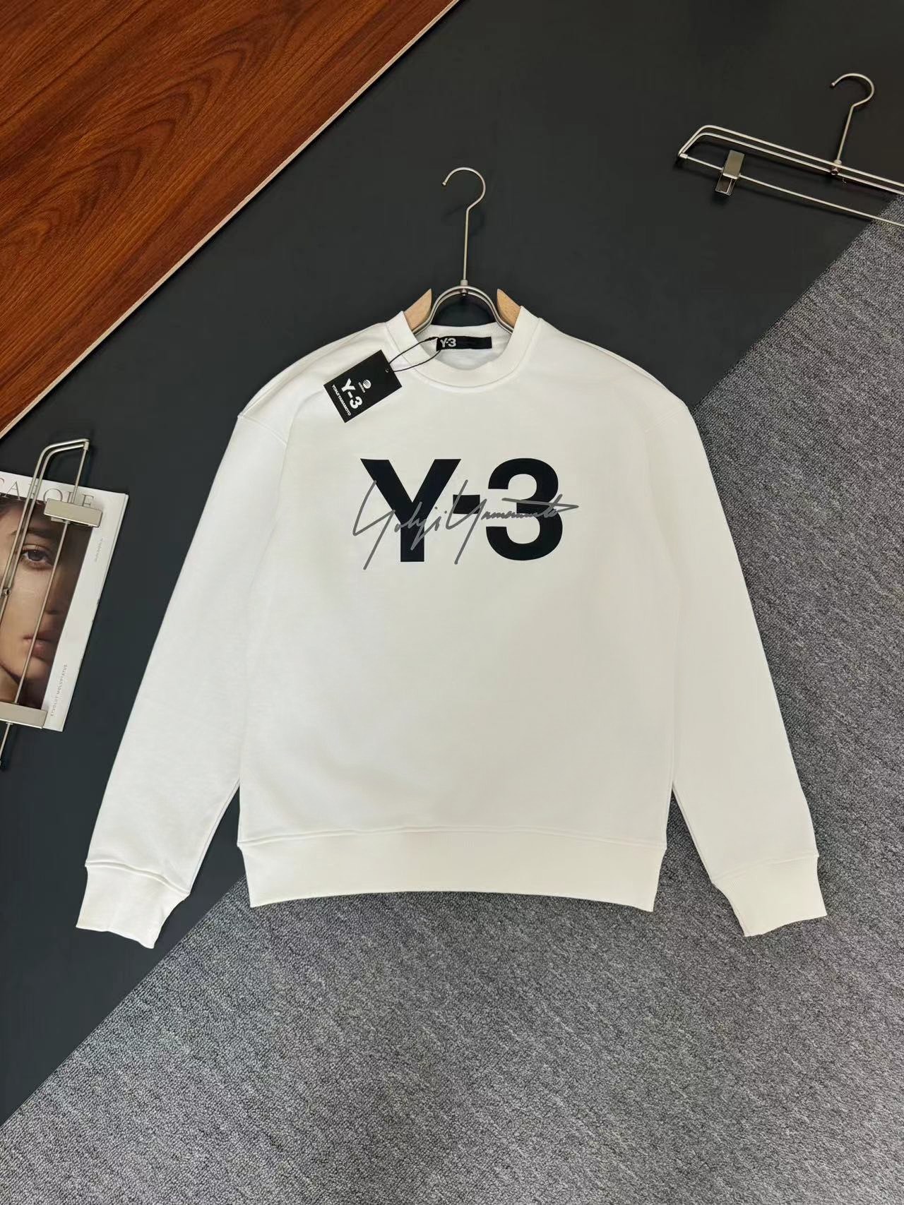 Y-3*山本耀司*秋冬最新款圆领时尚长袖卫衣发泡印花工艺logo设计400克纯棉面料！贴肤舒适耐看又好穿