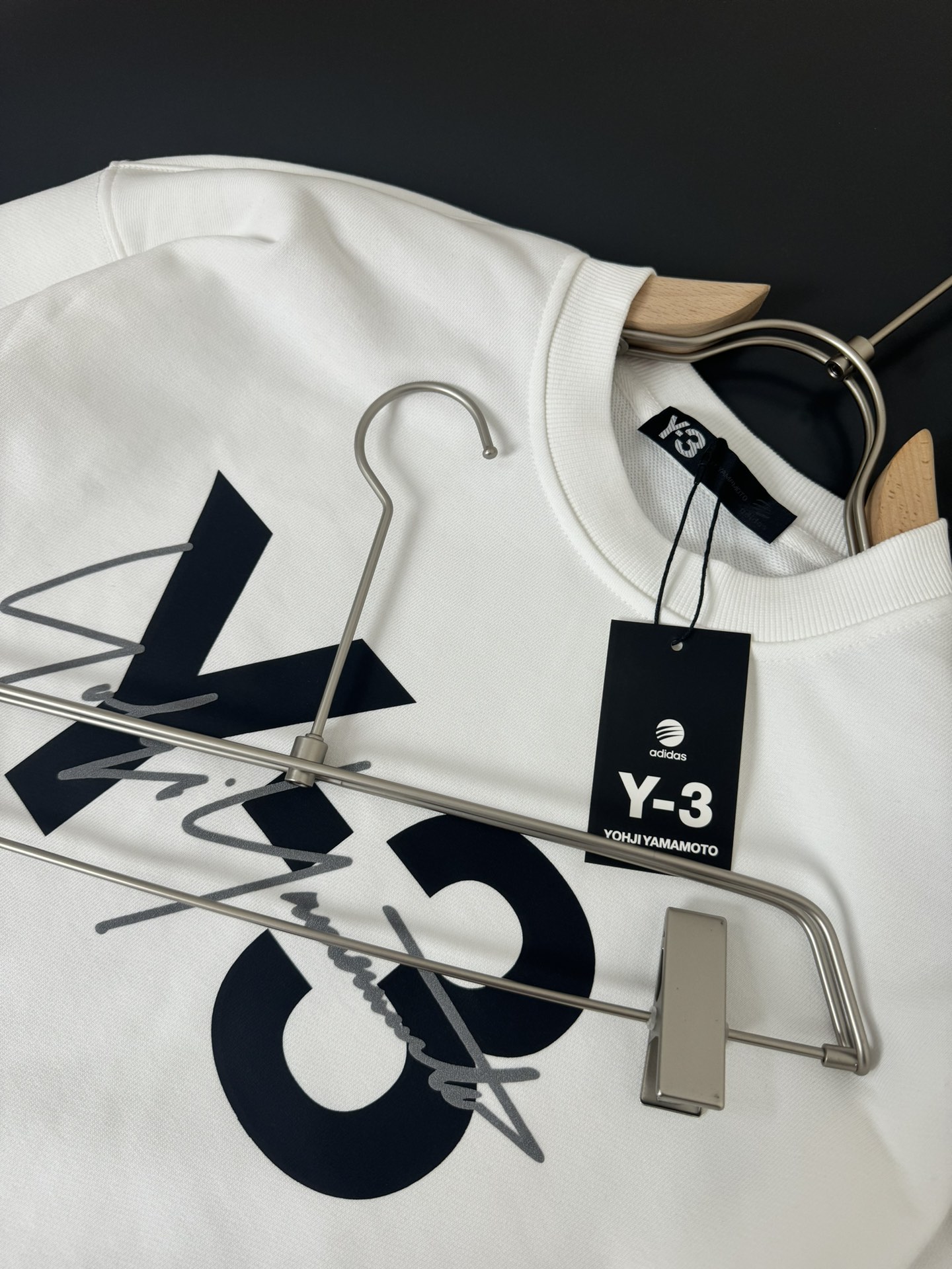 Y-3*山本耀司*秋冬最新款圆领时尚长袖卫衣发泡印花工艺logo设计400克纯棉面料！贴肤舒适耐看又好穿