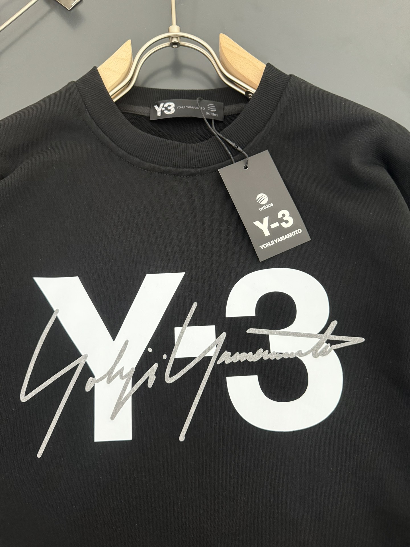 Y-3*山本耀司*秋冬最新款圆领时尚长袖卫衣发泡印花工艺logo设计400克纯棉面料！贴肤舒适耐看又好穿