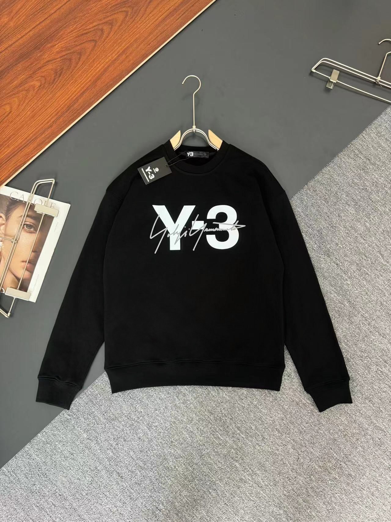 Y-3*山本耀司*秋冬最新款圆领时尚长袖卫衣发泡印花工艺logo设计400克纯棉面料！贴肤舒适耐看又好穿