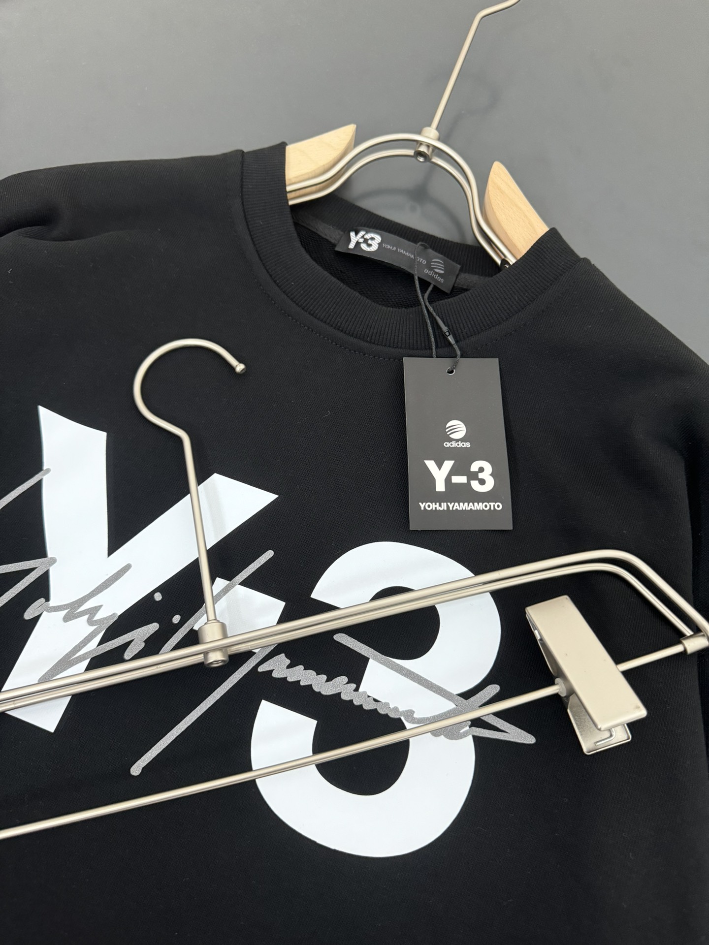 Y-3*山本耀司*秋冬最新款圆领时尚长袖卫衣发泡印花工艺logo设计400克纯棉面料！贴肤舒适耐看又好穿