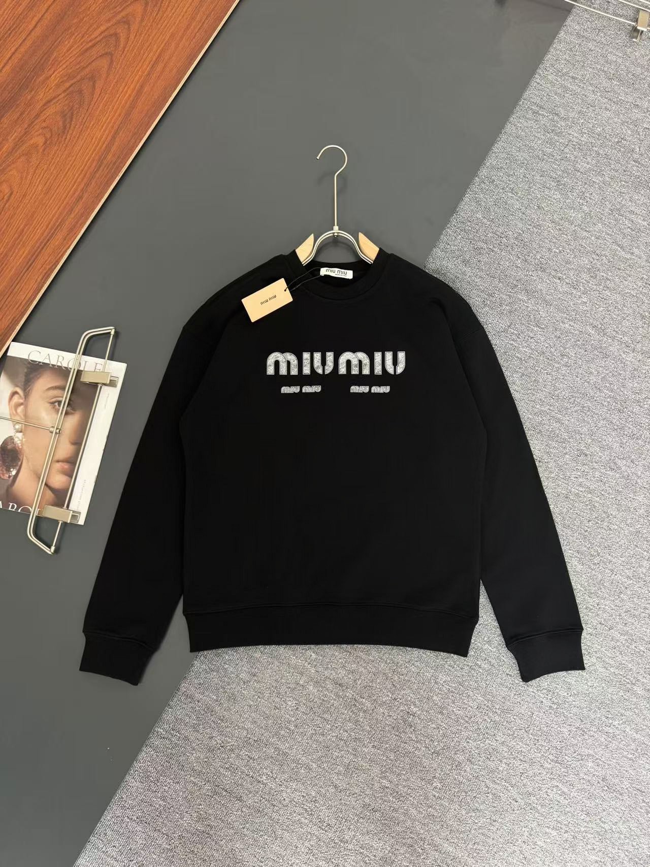Miu Miu* sudadera de cuello redondo de manga larga de nueva temporada otoño/invierno, diseño de logo con tecnología de …