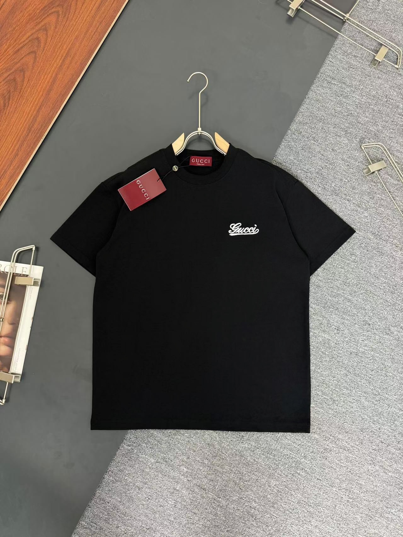 GUCCI*Gucci* Camiseta de algodón puro de 280g de alto gramaje, corte holgado. Proceso de bordado con diseño de logo. Nu…