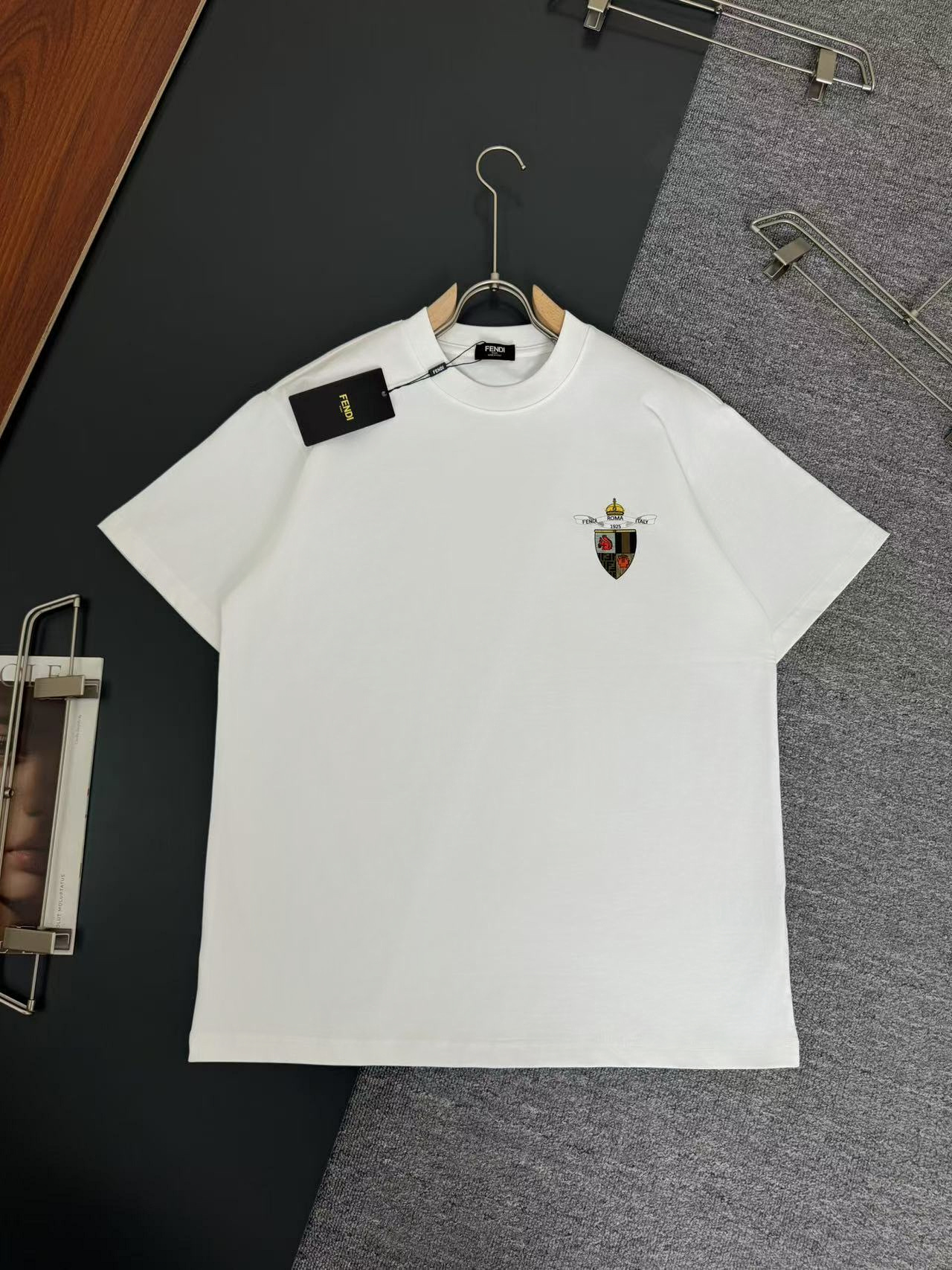 FENDI*Fendi*320g algodón puro grueso y transpirable camiseta de corte holgado, logotipo con proceso de estampado, nuevo…