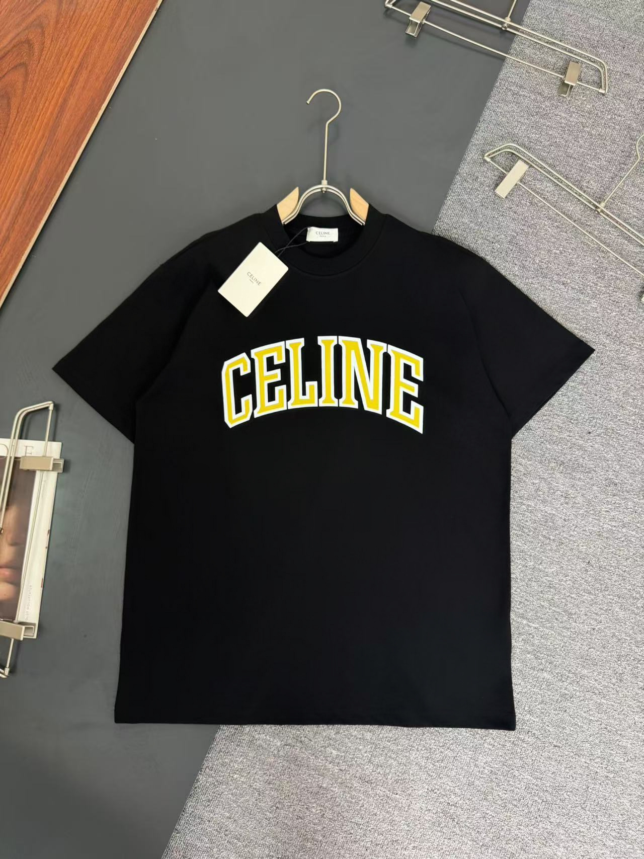 CELINE*赛琳* Camiseta de algodón puro de 320g, corte holgado, diseño de logo con estampado tridimensional, nueva temporad…