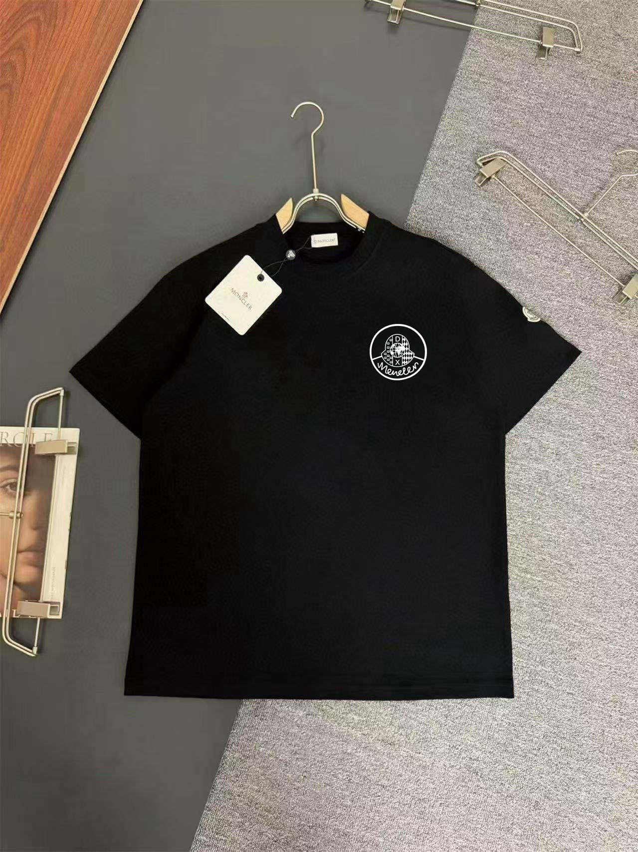 P95✨✨Moncler*Moncler* camiseta de algodón puro de 320 g, gruesa y transpirable, corte holgado, diseño de logo con estam…