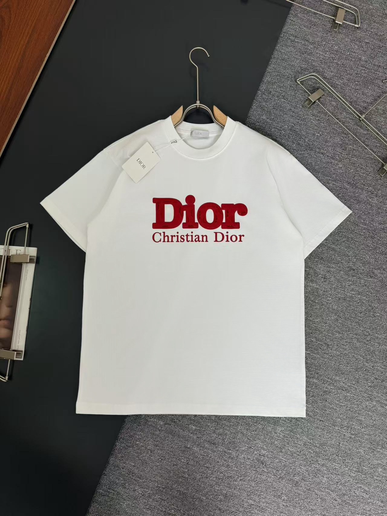 P105✨✨ DIOR*Dior* Camiseta de algodón puro pesado de 320 g, gruesa, transpirable y holgada, diseño de logotipo de artes…