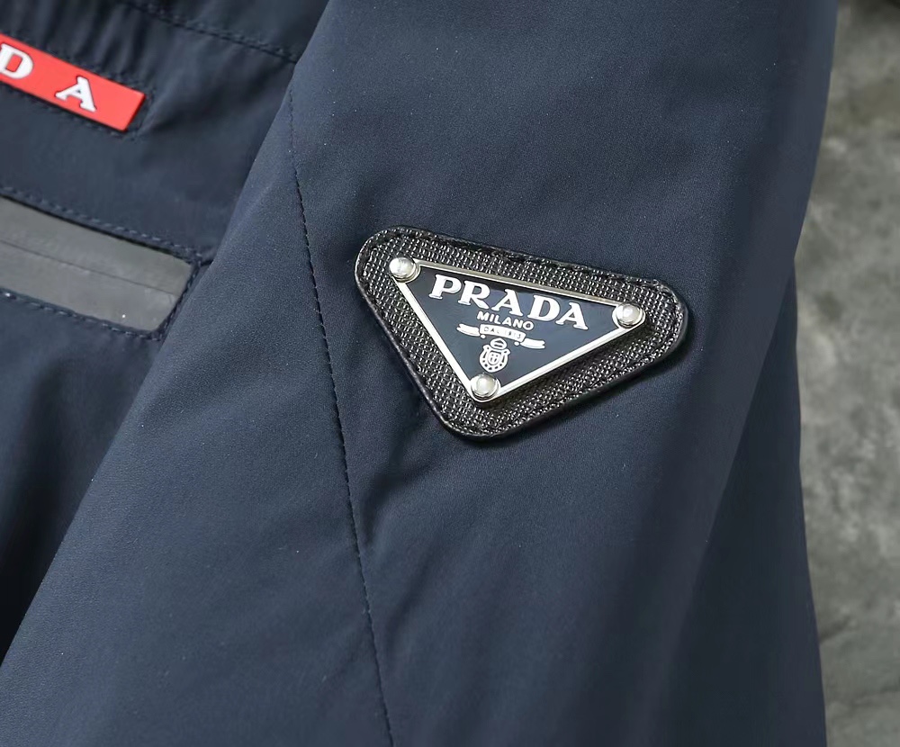 Prada 2024 New Men's Down Jacket, Stylish and Warm Winter Coat 7 i1728197352 7302 6