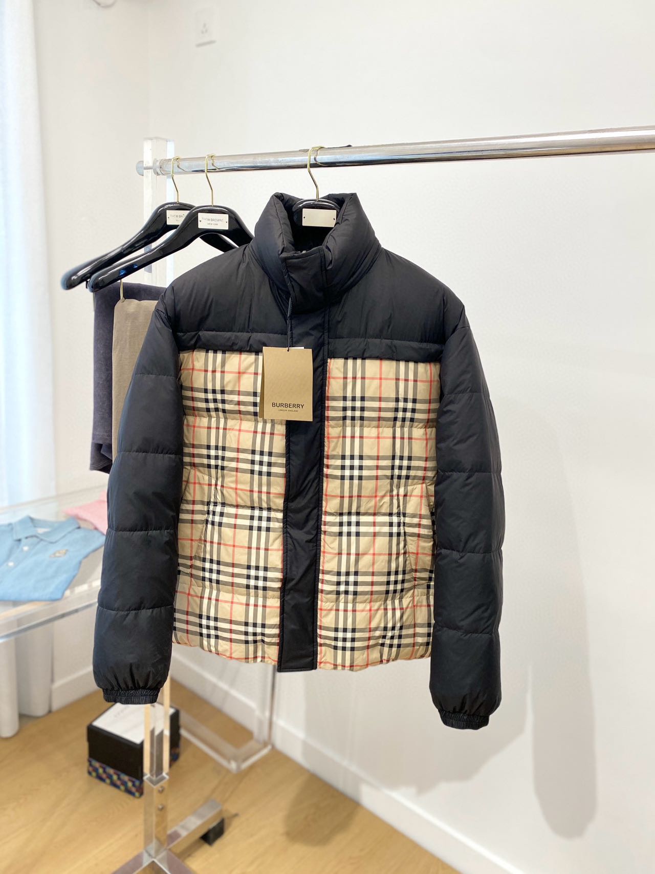Burberry 24FW Reversible Padded Jacket in Classic Check and Black 8 i1728960732 4557 5