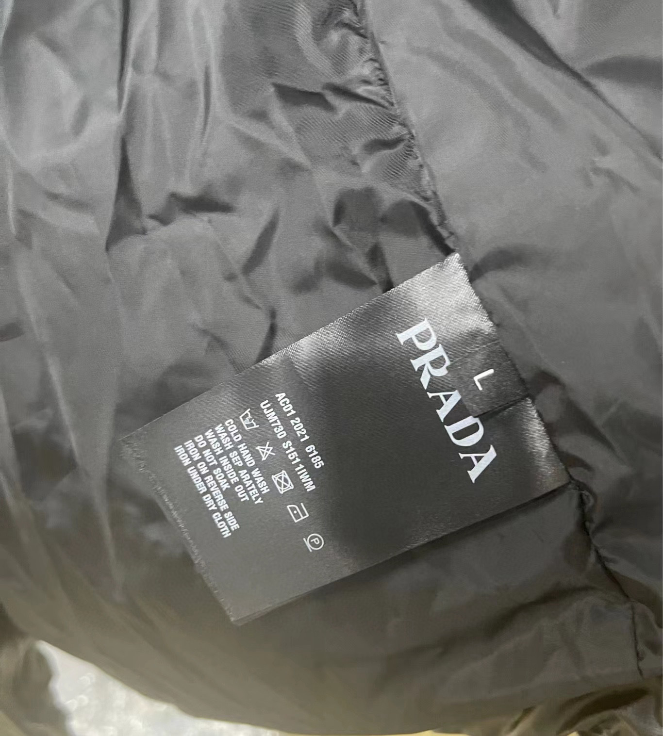 プラダ P720 羽绒服 - 高品質90%ダウンの軽量モデル