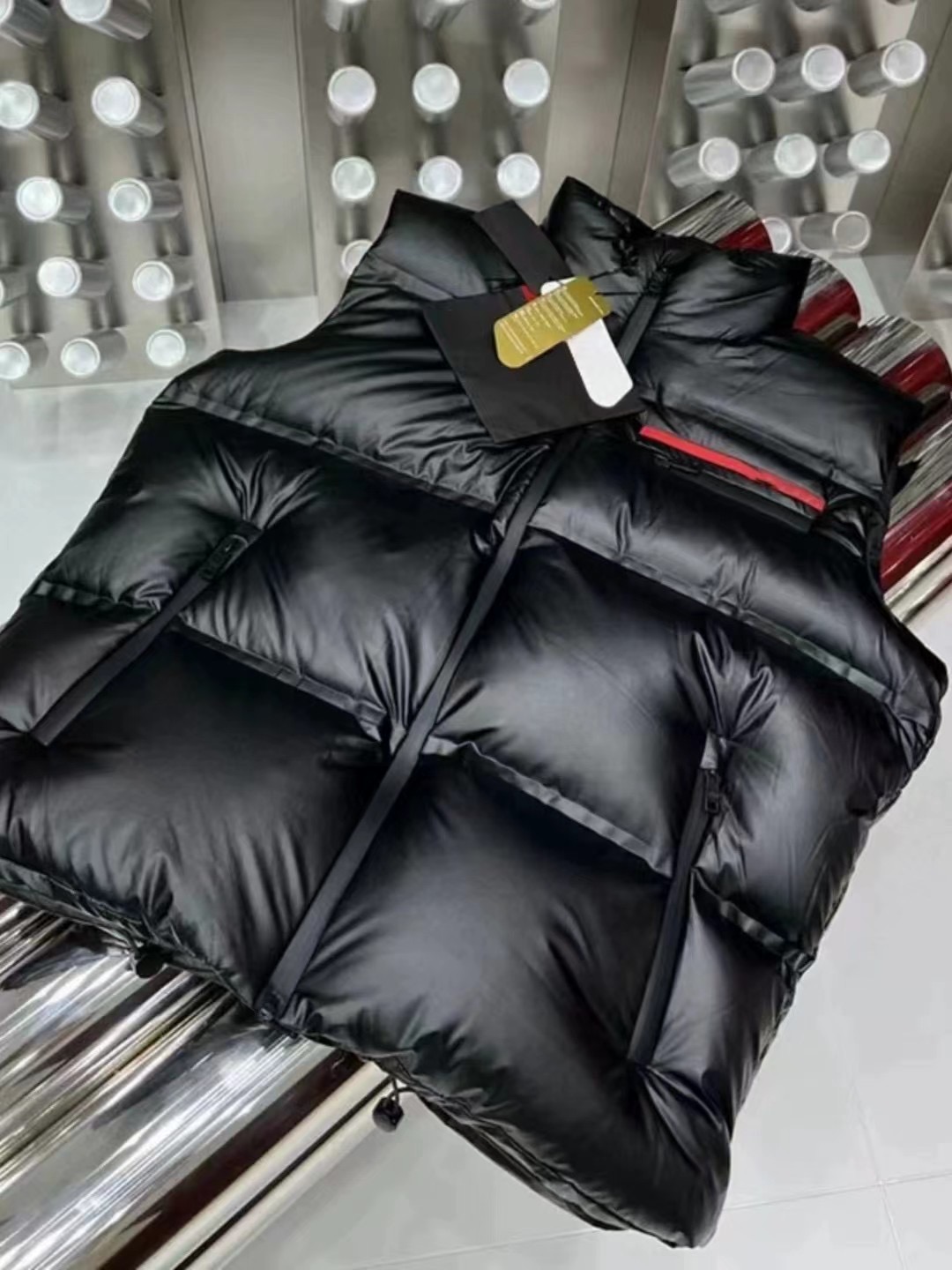 プラダ P720 羽绒服 - 高品質90%ダウンの軽量モデル