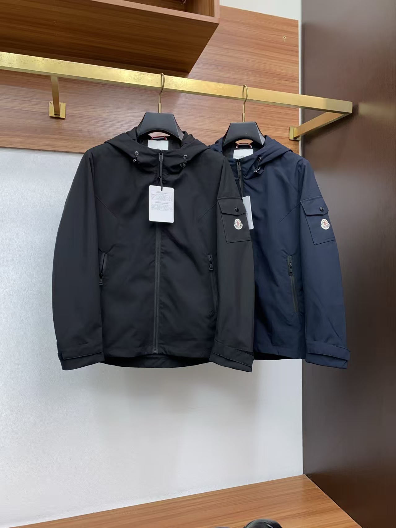 P600 蒙口風衣外套 - 防風防水の快適さと洗練されたデザイン