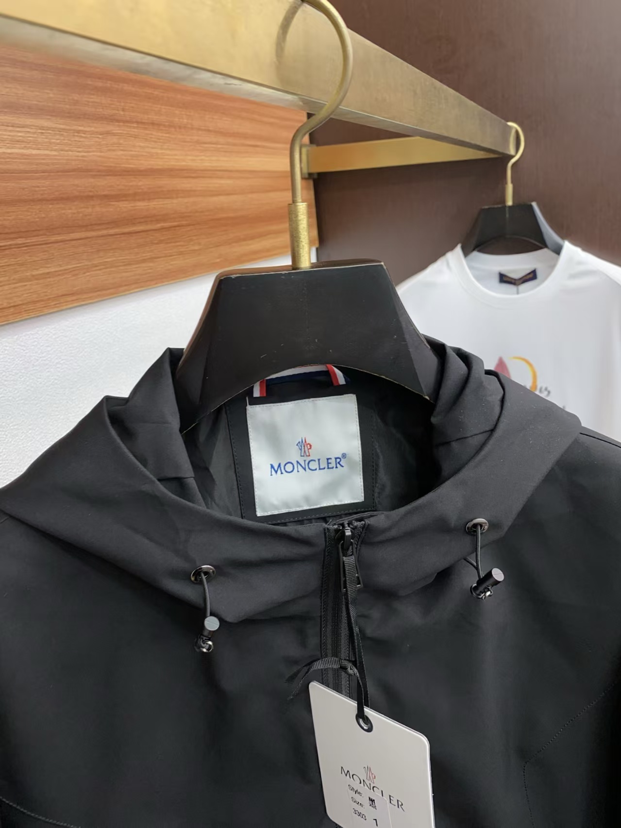 P600 蒙口風衣外套 - 防風防水の快適さと洗練されたデザイン